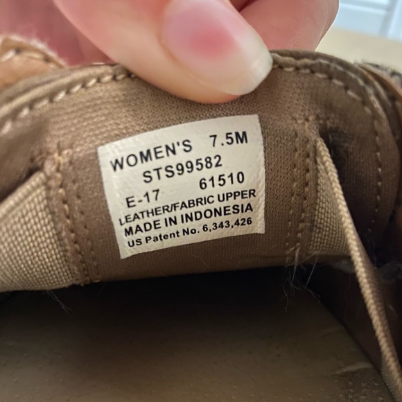 Sperry’s Flat Heel Boat Shoes - Picture 2 of 4